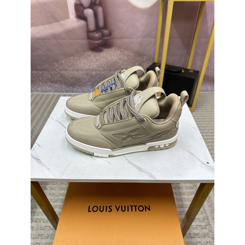 l**is V*t*n sneakers